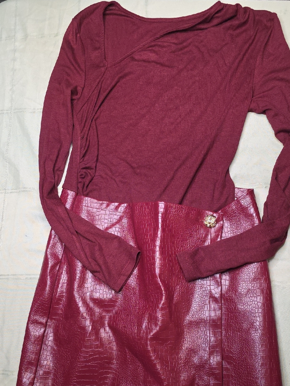 NWT Commense Burgundy Faux Croc Leather Hybrid Mini Dress Lion Button M